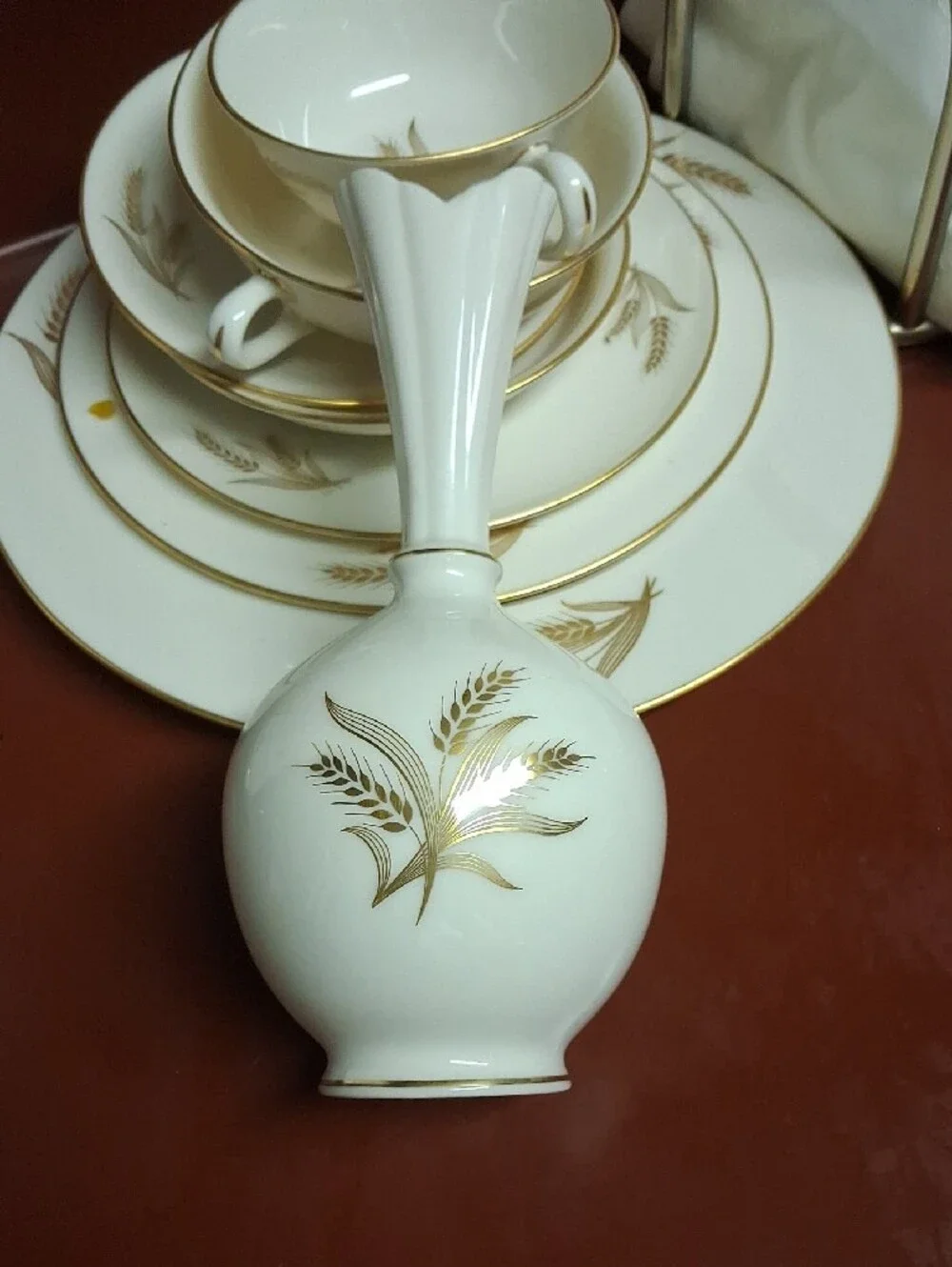 Elegant White Porcelain Tea Set with Gold Wheat Motif